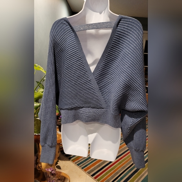 #27 Fashion, Nova Metallic Crop Sweater NWT - Picture 9 of 9